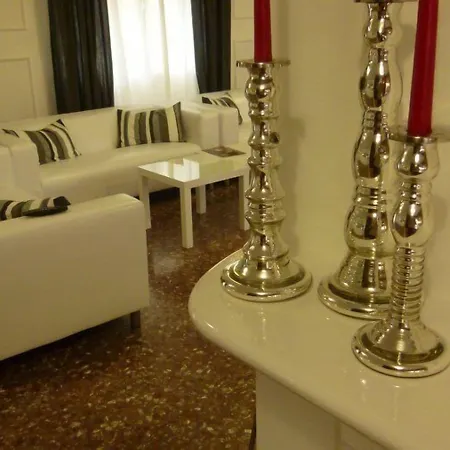 Amici Hotel 3*