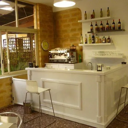 Amici Hotel 3*